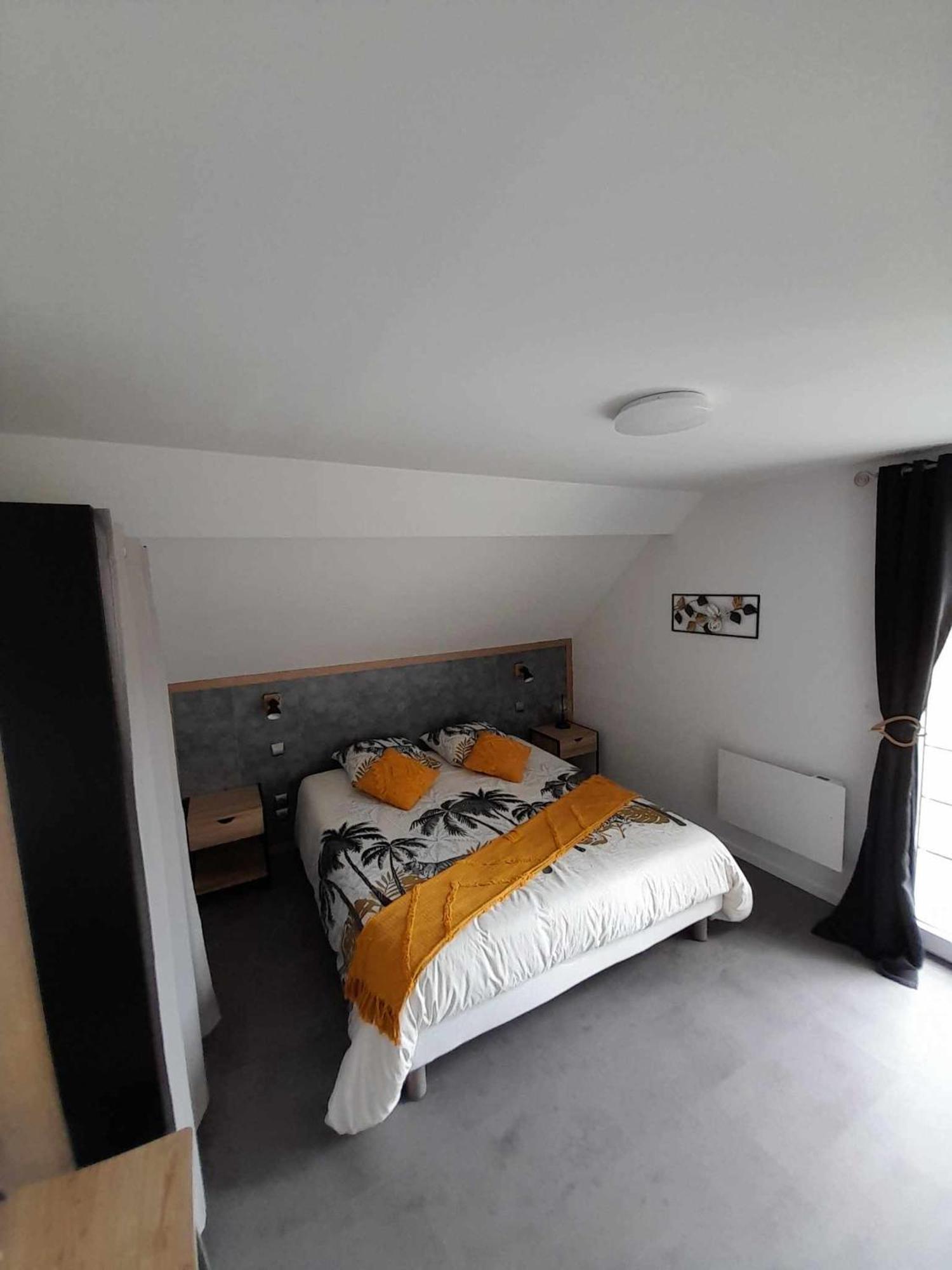 Suzana Privatunterkunft La Suze-sur-Sarthe