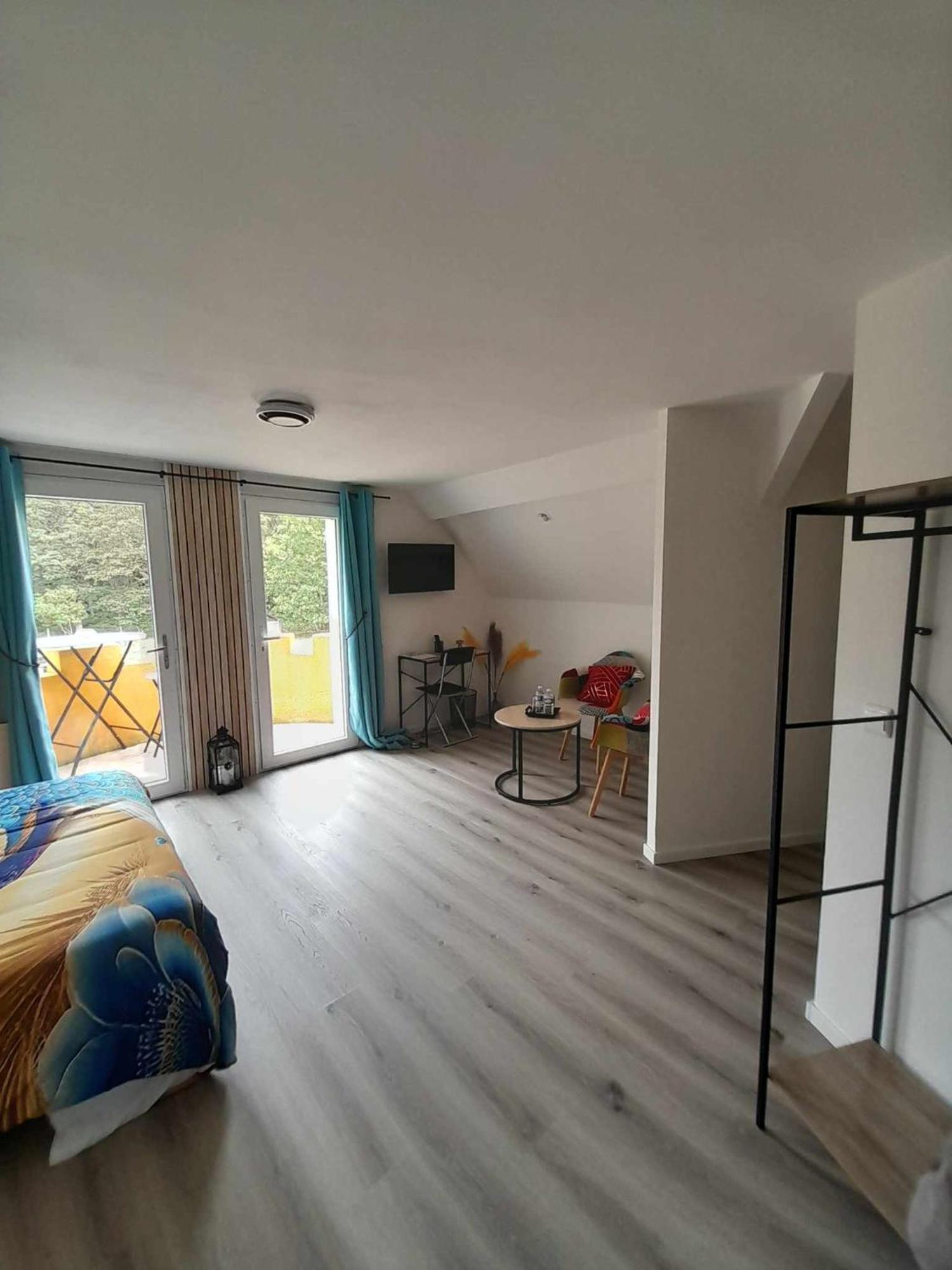 Suzana Privatunterkunft La Suze-sur-Sarthe